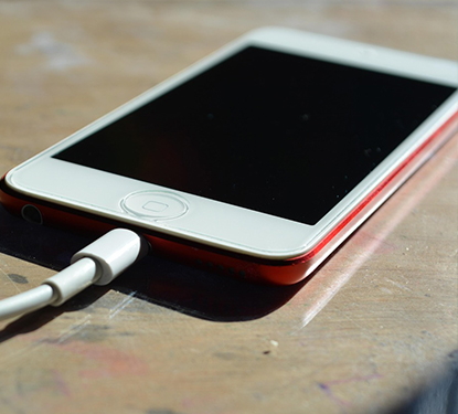 Apple iPod controls and casing